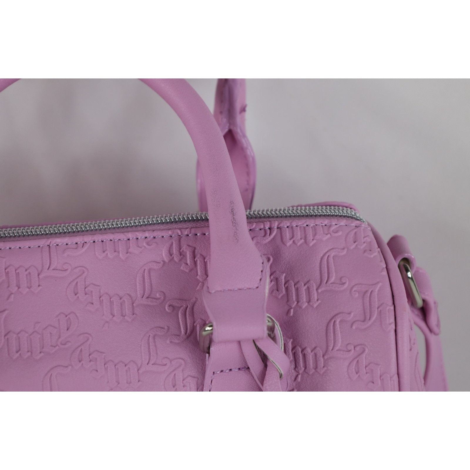 Juicy Couture Vintage Y2K Juicy Couture Heart Babydoll Bella Purse Size ONE SIZE - 4 Thumbnail