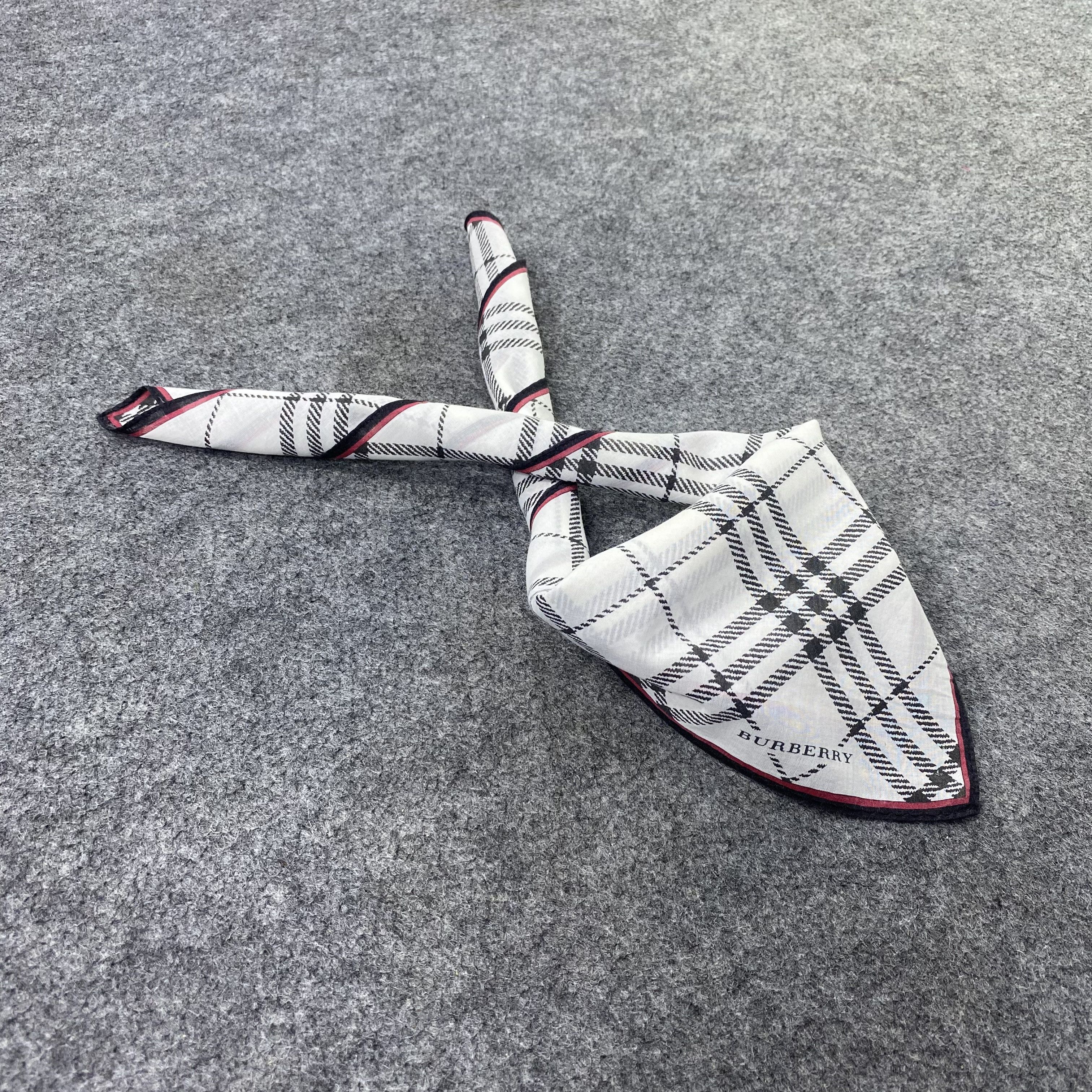 Burberry Burberry Handkerchief Neckerchief Bandana-B2072 Size ONE SIZE - 1 Thumbnail