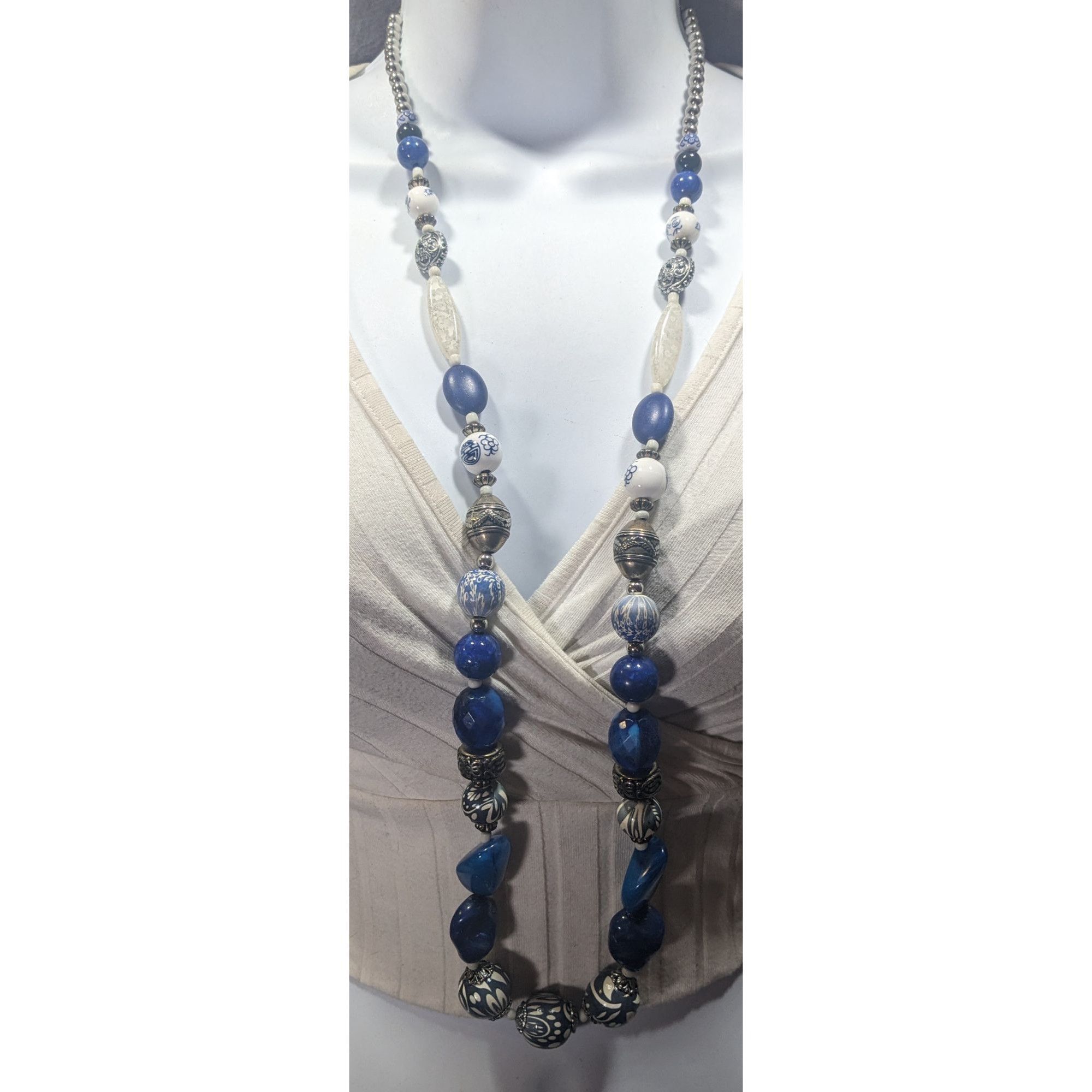 Other Vintage Blue And White Floral Mixed Media Beaded Necklace Size ONE SIZE - 2 Thumbnail
