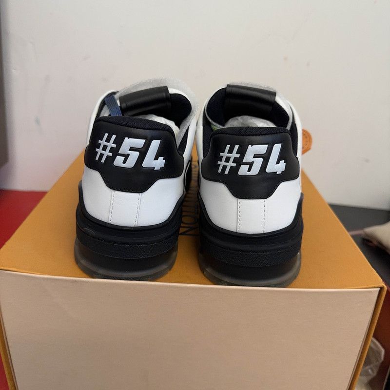 Louis Vuitton Louis Vuitton Stylish Low-Top Trainer Sneakers for Men -250 Size US 8 / EU 41 - 3 Thumbnail