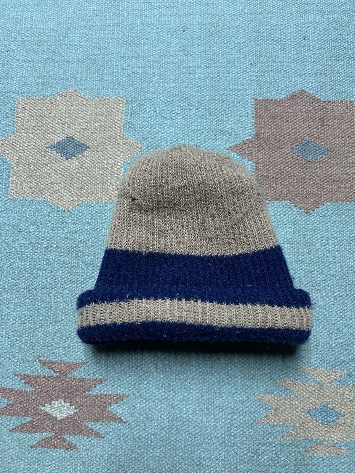 Vintage Vtg hand knit beanie striped 2 tone acrylic soft adult OSFA Size ONE SIZE - 1 Thumbnail