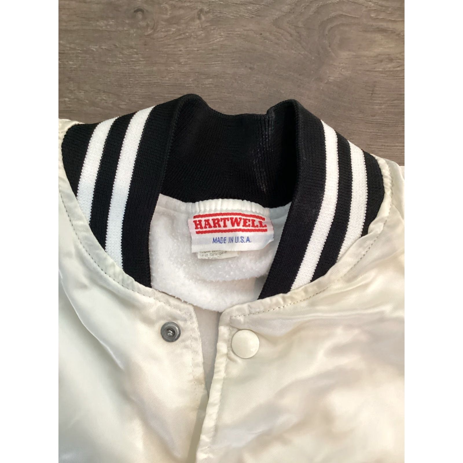Vintage VINTAGE World Motorsports White Satin Snap Varsity Jacket M Mens 1988 Size US M / EU 48-50 / 2 - 3 Thumbnail