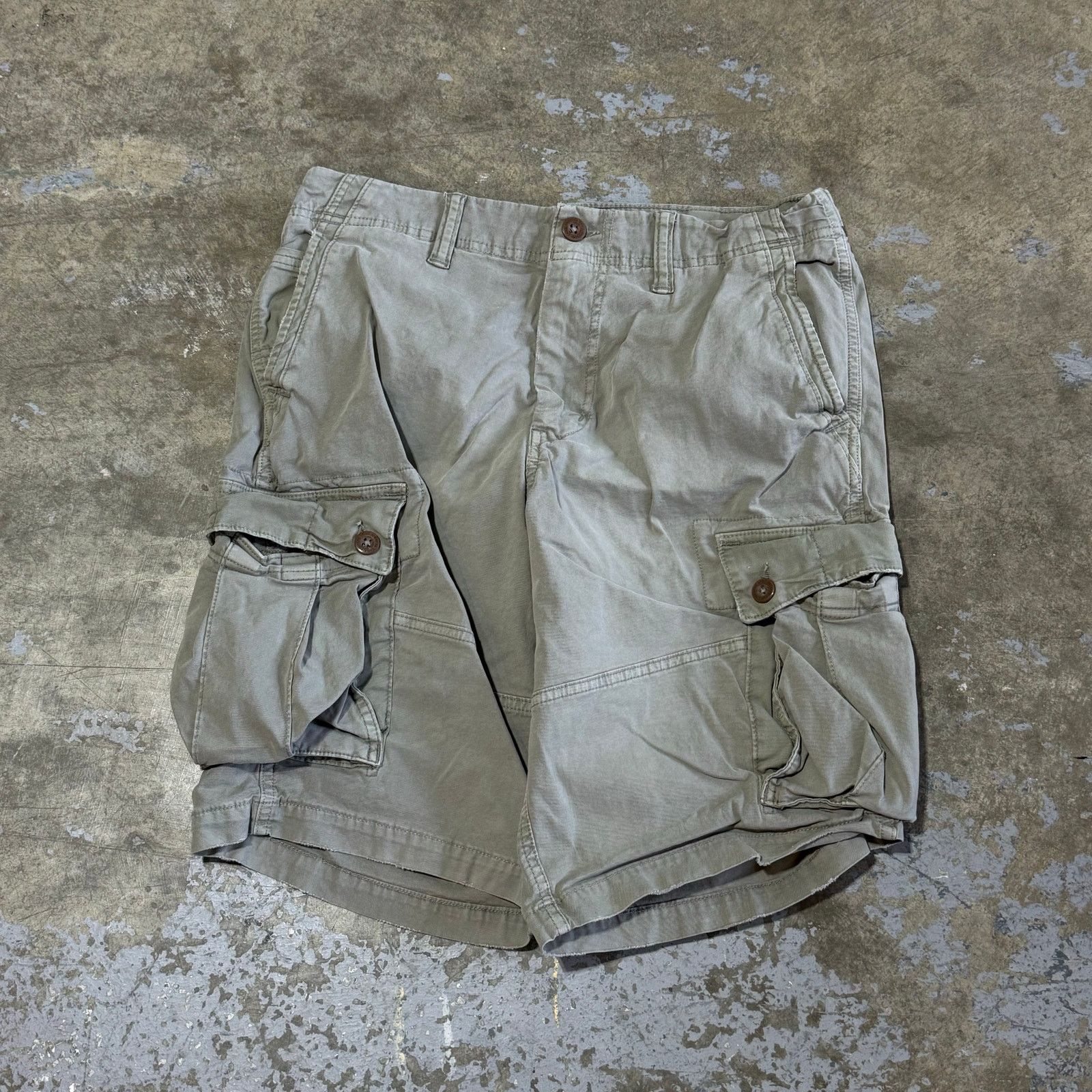 American Eagle Outfitters Vintage Y2K American Eagle Baggy Cargo Shorts Size US 32 / EU 48 - 1 Thumbnail