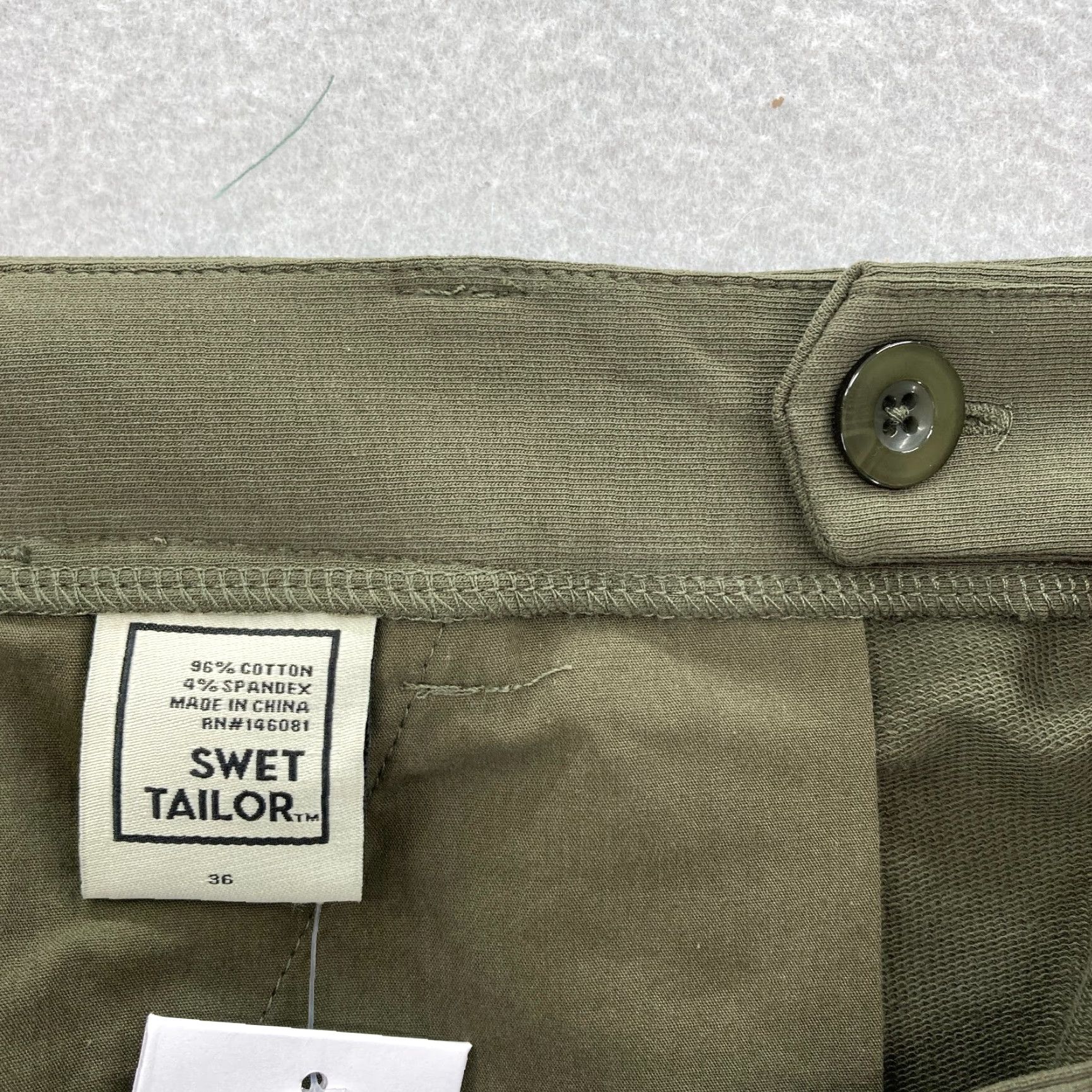 Vintage Swet Tailor Everyday Chino Shorts Mens 36 Army Green Stretch Casual Athletic NWT Size US 36 / EU 52 - 6 Thumbnail