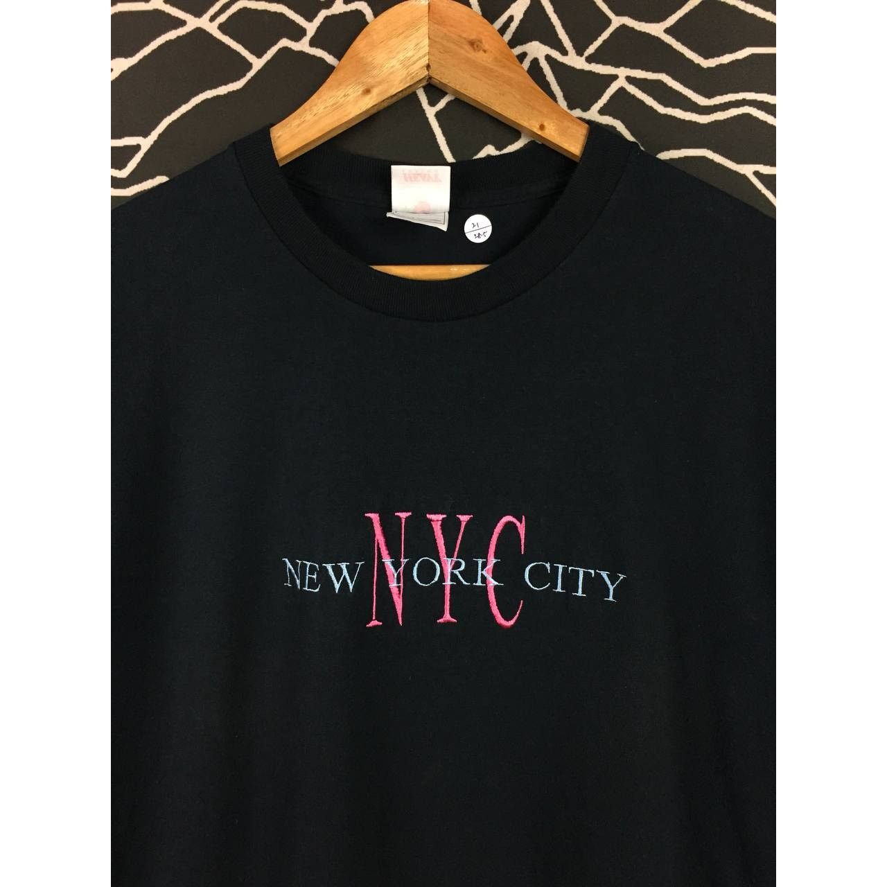 Fruit Of The Loom × Vintage Vtg Y2K NYC New York City Embroidered Logo Souvenir Tee Size US L / EU 52-54 / 3 - 3 Thumbnail
