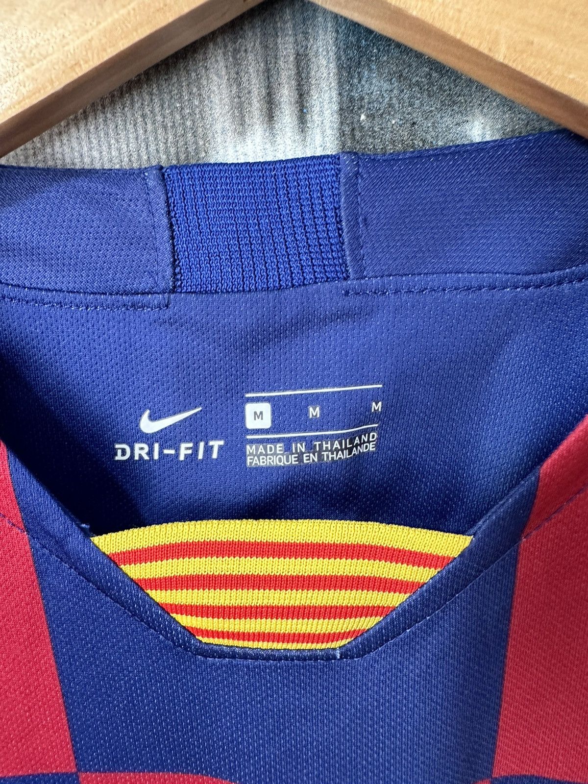 Nike Nike Barcelona Jersey 2019/2002 Size US M / EU 48-50 / 2 - 7 Thumbnail