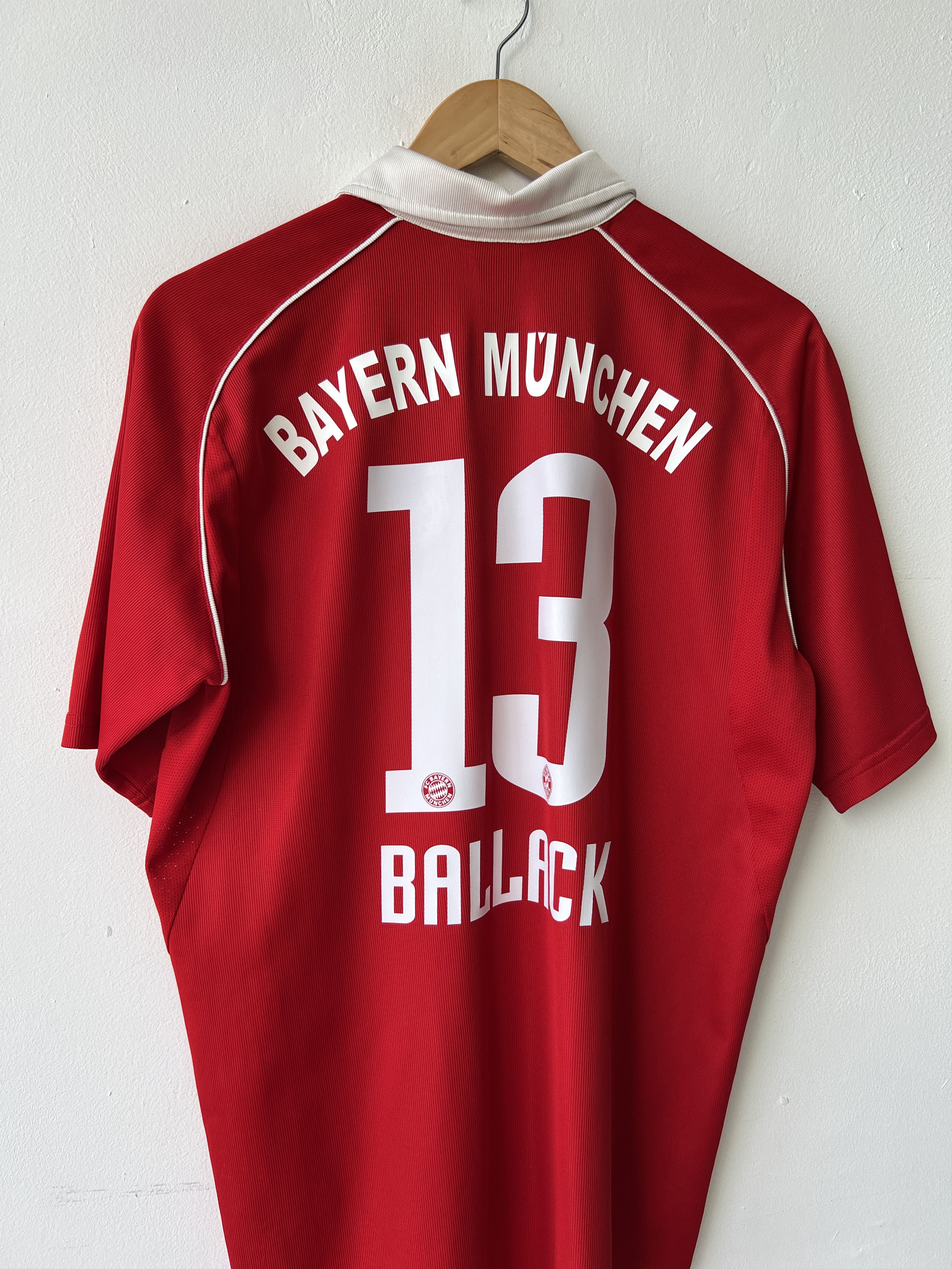 Adidas (M fits L) Bayern Munich 2005-07 Home Kit Ballack #13 Size US M / EU 48-50 / 2 - 9 Thumbnail