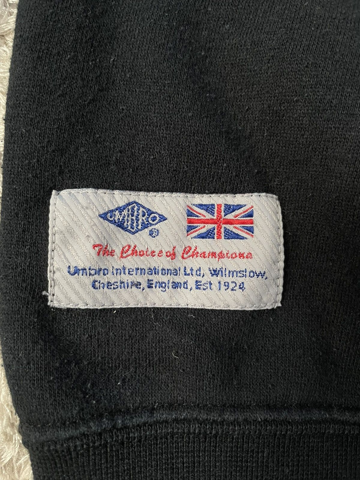 Umbro × Vintage Vintage Umbro Essential Crewneck US S / EU 44-46 Size US S / EU 44-46 / 1 - 5 Thumbnail