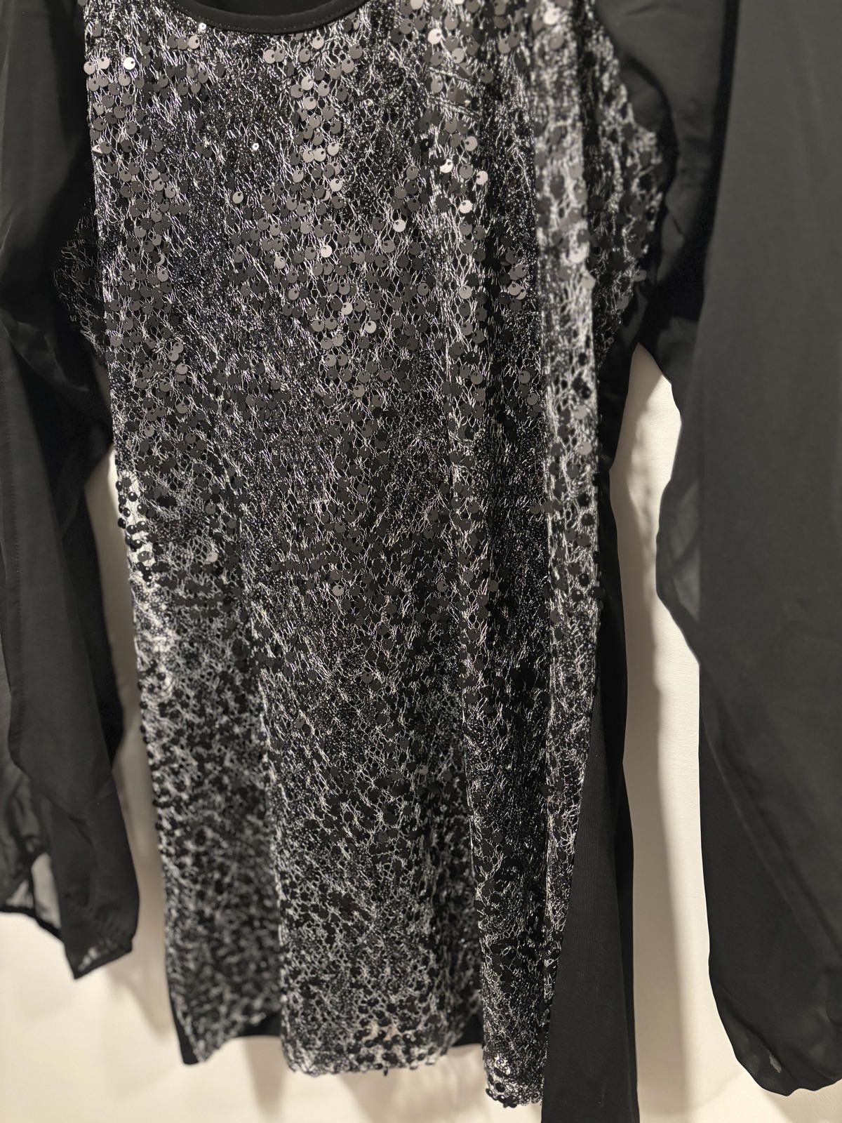 Other Badgley Mishka Navy Sequin and Chiffon Sleeve Blouse Size M / US 6-8 / IT 42-44 - 6 Thumbnail