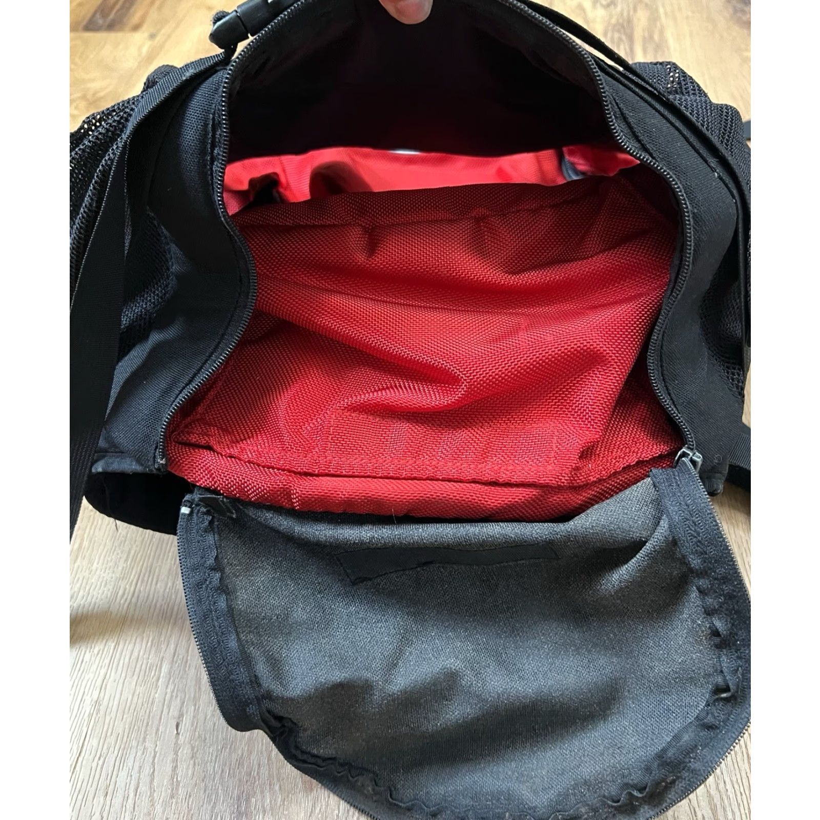 Oakley VINTAGE Oakley Icon Backback Red Black Bag Nylon Backpack Men 20” x 13” x 8” Outdoor Sports Nylon Oakley Icon 90s Y2K Bags Size ONE SIZE - 7 Thumbnail