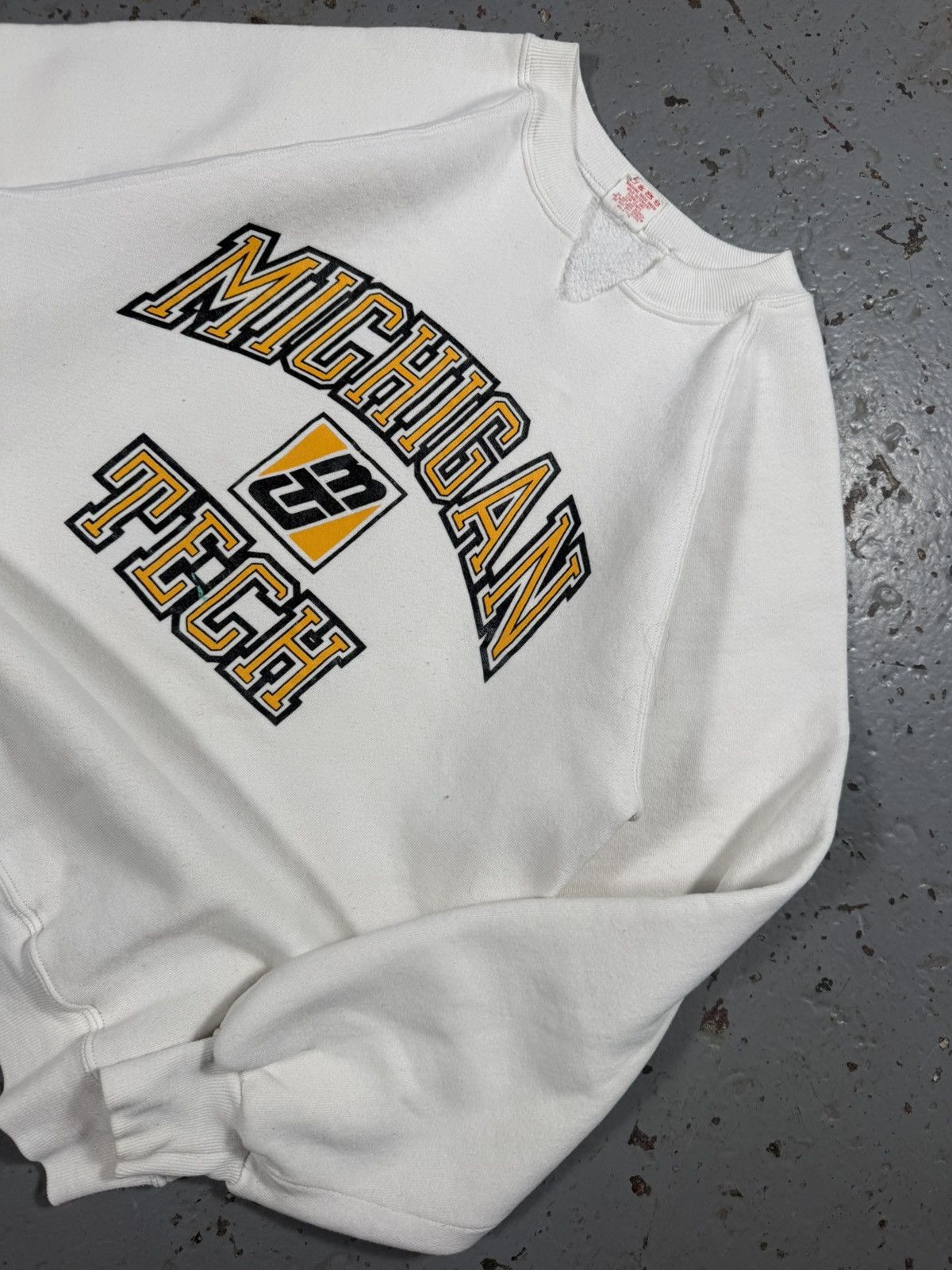 Other Vintage Michigan Tech Distressed Crewneck Sweater Size US M / EU 48-50 / 2 - 6 Thumbnail