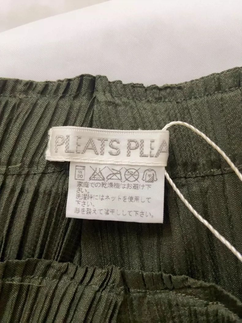 Issey Miyake Issey Miyake size:2 Dark green pleated skirt Size 31" - 3 Thumbnail