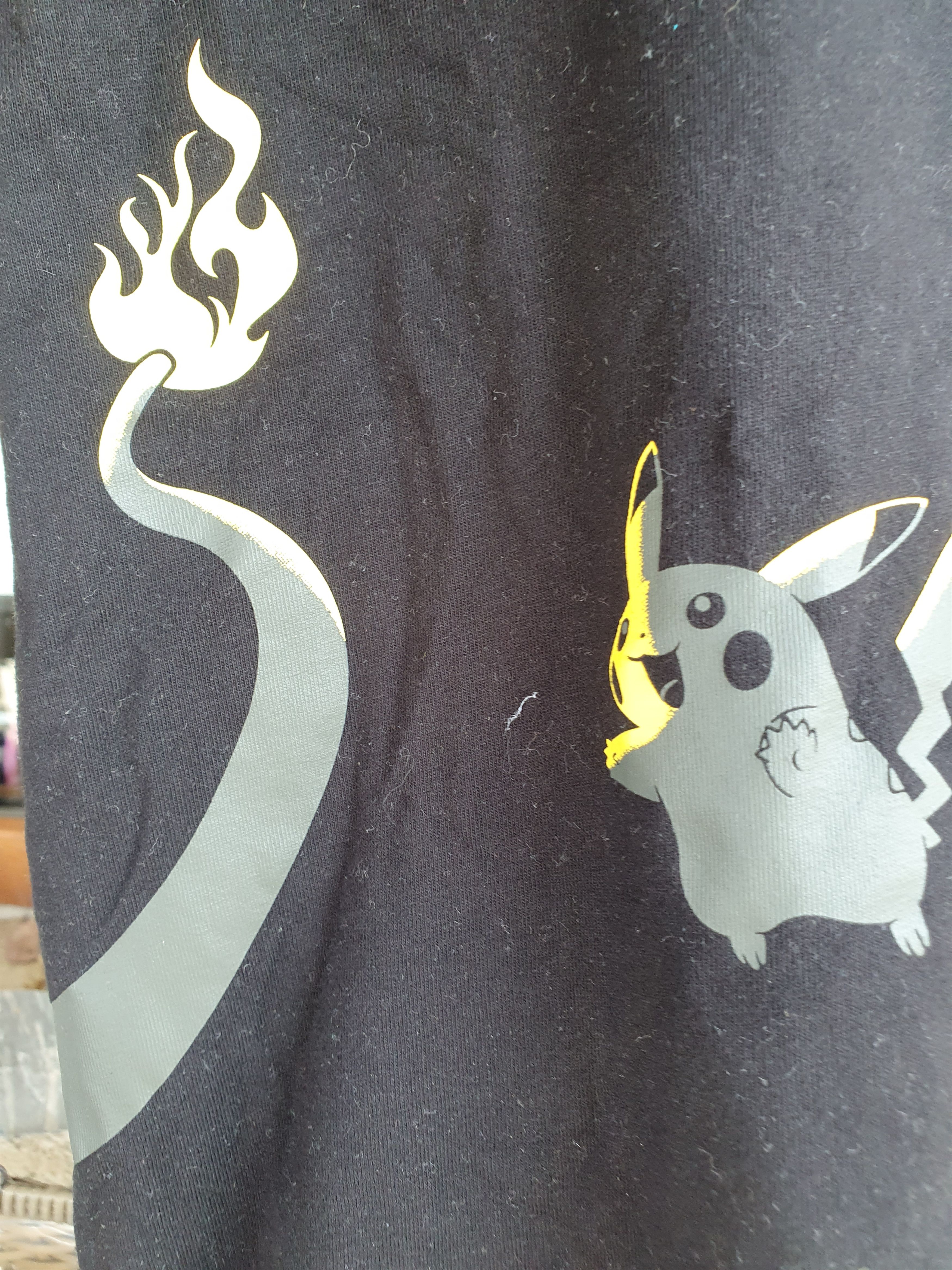 Pokemon × Uniqlo Uniqlo UTGP T-shirt Pikachu Charizard Pokemon GP 2019 L Size US L / EU 52-54 / 3 - 5 Thumbnail