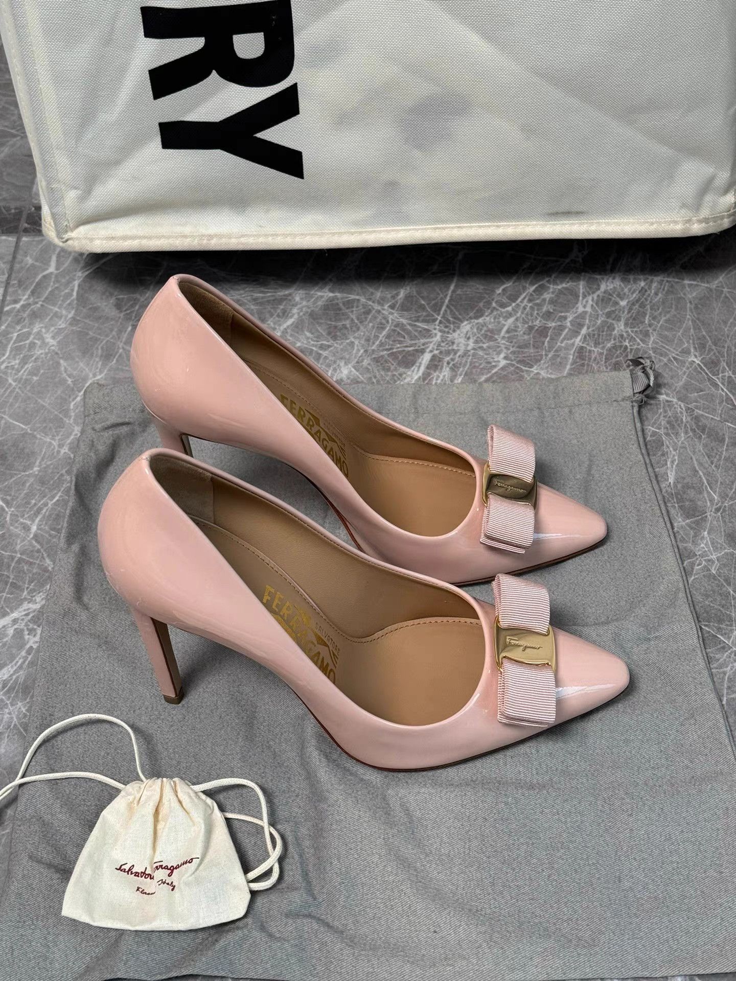 Salvatore Ferragamo FERRAGAMO Women's Pale Pink High Heels (Pumps) K6 Size US 8 / IT 38 - 3 Thumbnail