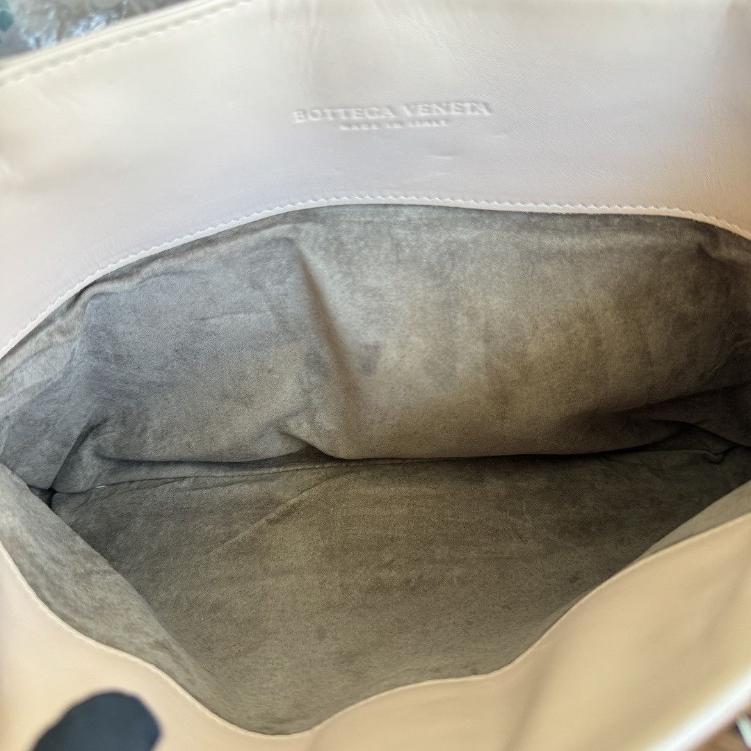 Bottega Veneta Bottega Veneta Intrecciato Nappa Small Roma Leather Tote Size ONE SIZE - 19 Thumbnail