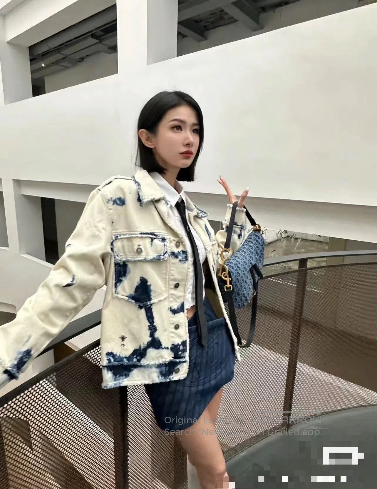 Dior DIOR Embroidered Bee Ice Dye Denim Jacket. Size S / US 4 / IT 40 - 7 Thumbnail