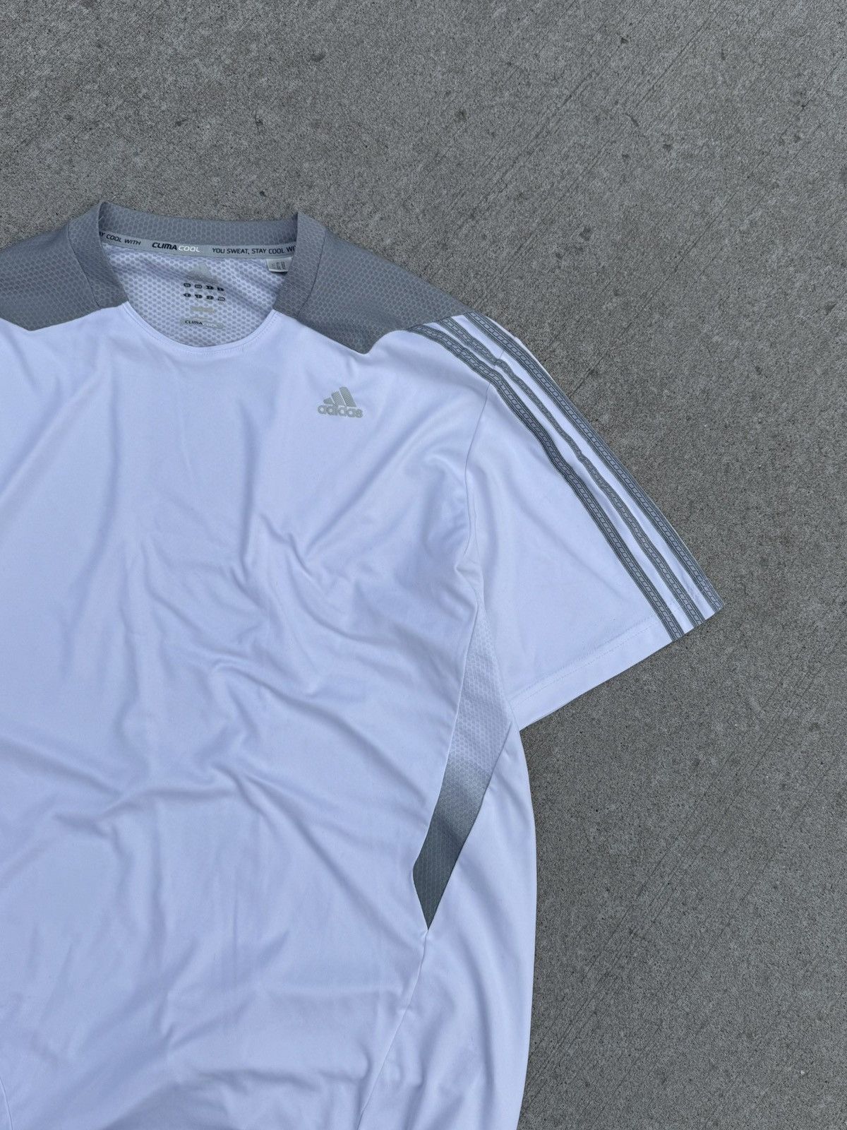 Other Vintage Adidas Y2K streetwear T-shirt Size US XL / EU 56 / 4 - 2 Thumbnail