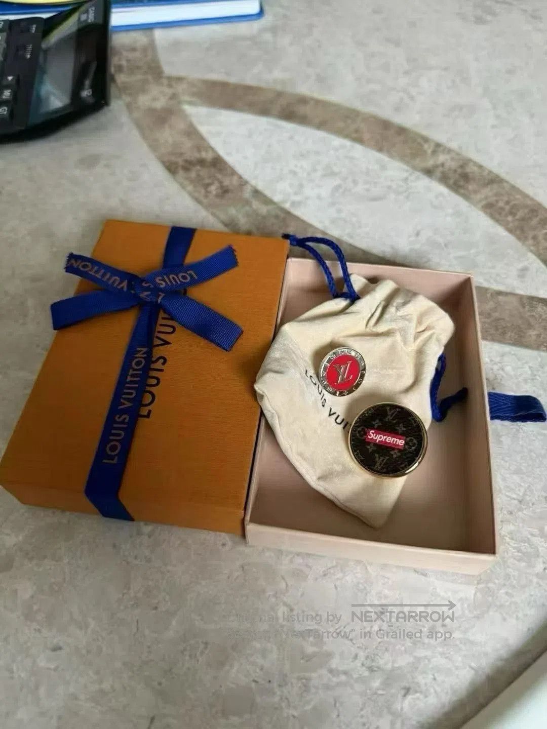 Louis Vuitton LV Supreme Brooch Pair. Size ONE SIZE - 1 Thumbnail
