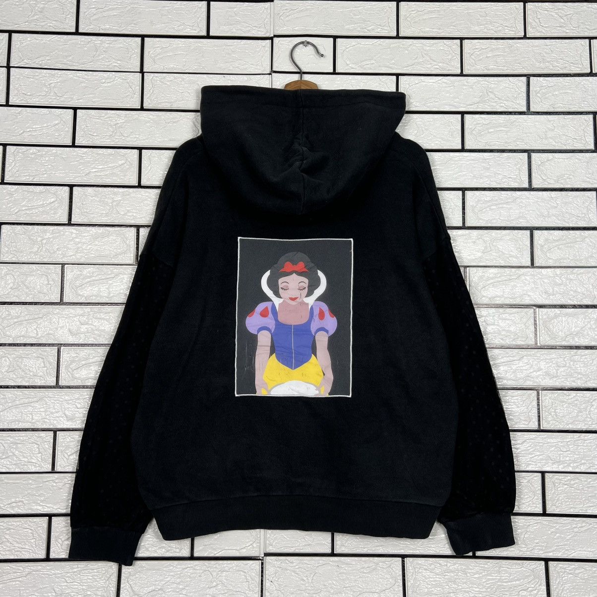 Frapbois FRAPBOIS X DISNEY Snow White Graphic Hoodies #4234-C193 Size US S / EU 44-46 / 1 - 15 Thumbnail