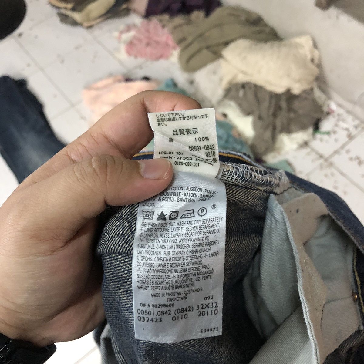 Levi's 501 Levis ripped distressed Blue faded Denim Pants #7309 Size US 31 - 25 Thumbnail