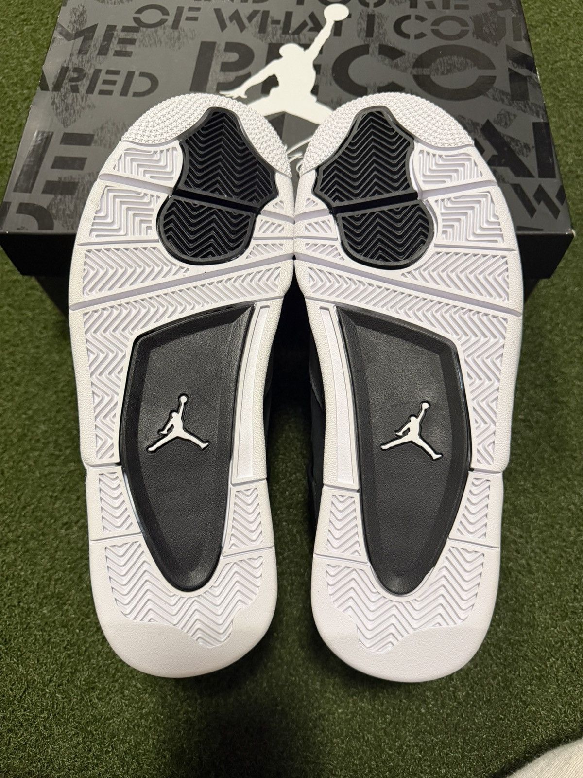Nike Jordan 4 Retro fear Size US 10 / EU 43 - 6 Thumbnail