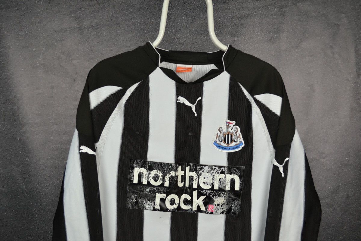 Puma × Vintage Newcastle United Home Football Shirt Puma Soccer Jersey Size US S / EU 44-46 / 1 - 3 Thumbnail