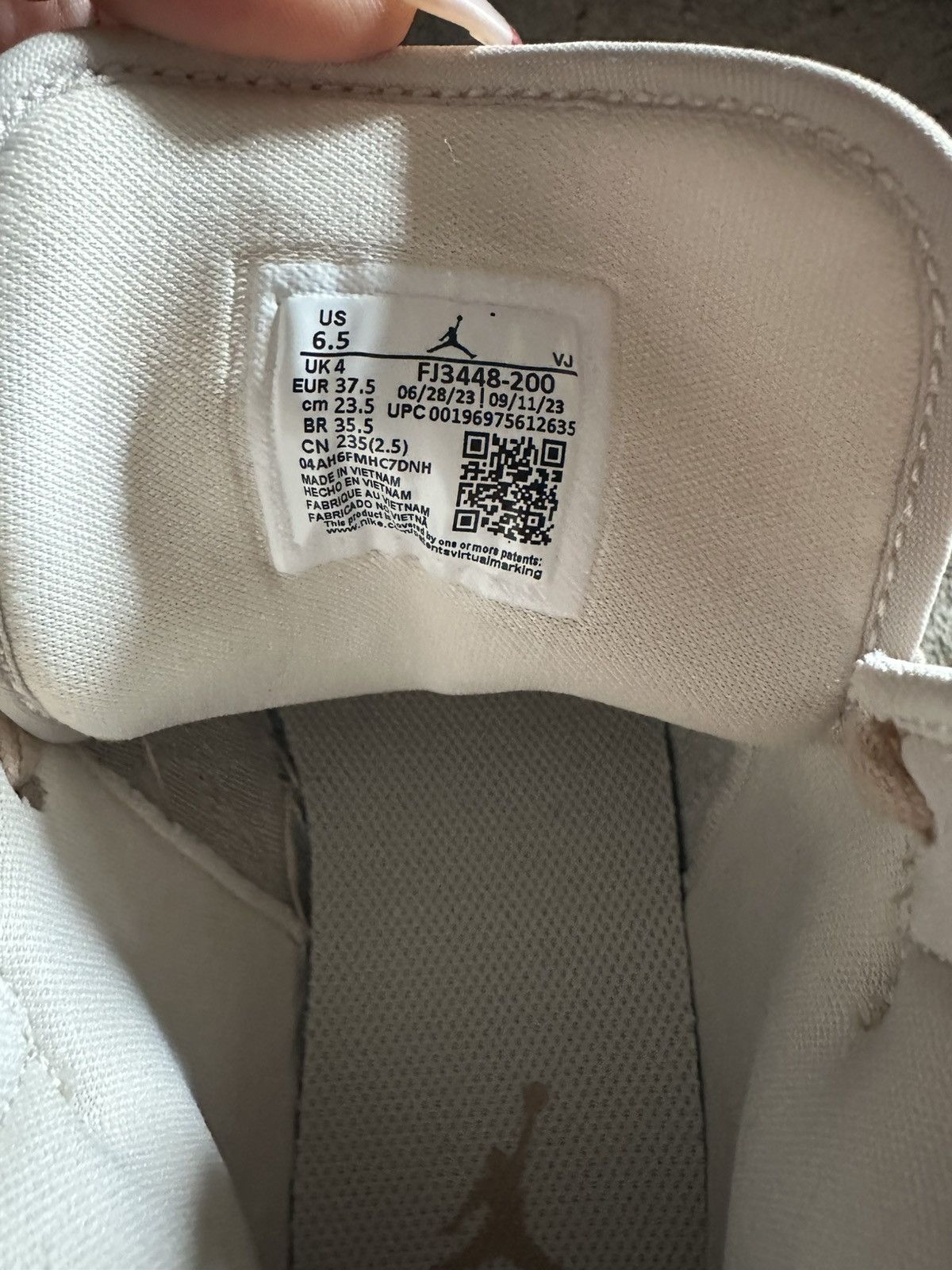 Nike NEVER WORN Nike Air Jordan Mid SE in Tan and Brown Size US 6.5 / IT 36.5 - 8 Thumbnail