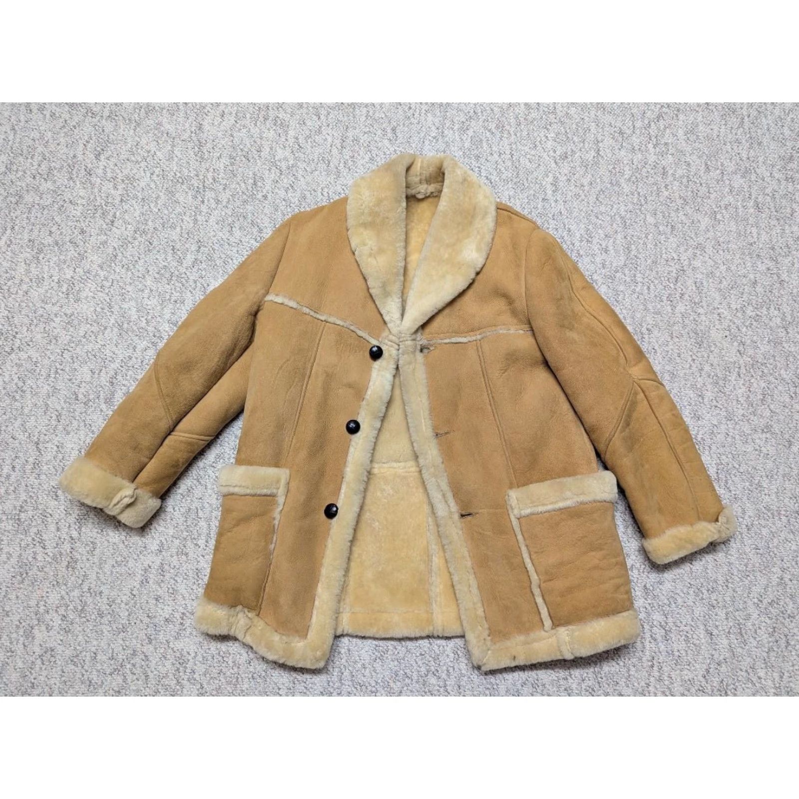 Vintage VINTAGE shearling coat western rancher coat jacket MEN M Brown leather sheepskin wool pile lined 40 chest 33 length 21 hem 19 shoulders 24.5 arm 40 Size US M / EU 48-50 / 2 - 4 Thumbnail