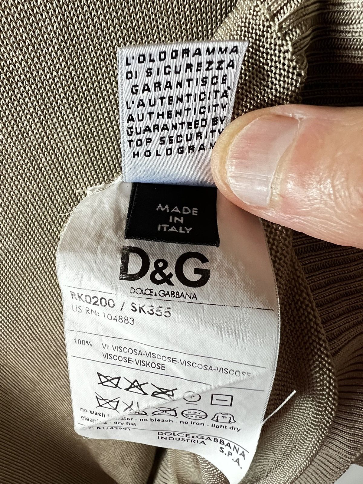 Dolce & Gabbana Dolce & Gabbana gold pearlescent sweater Size US M / EU 48-50 / 2 - 5 Thumbnail