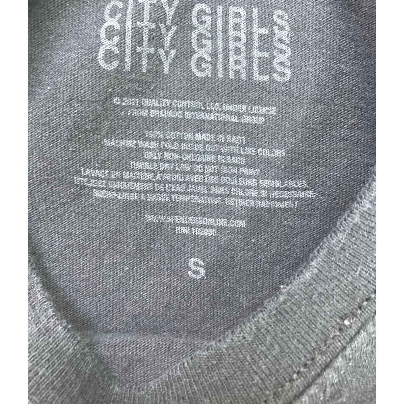 Vintage City Girls Act Up Graphic T-shirt Women Small Black Short Sleeve Music Shirt Size S / US 4 / IT 40 - 4 Thumbnail