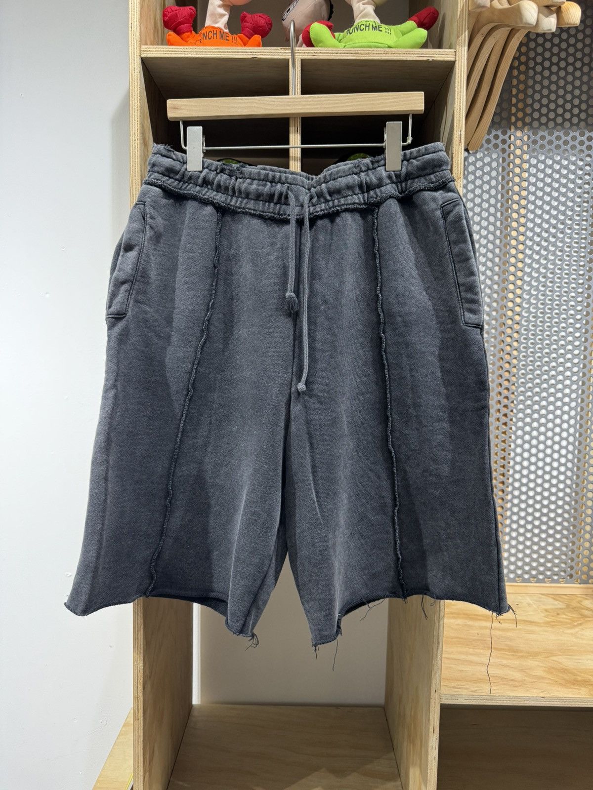 Zara Zara Destroyed Shorts Size US 36 / EU 52 - 1 Thumbnail