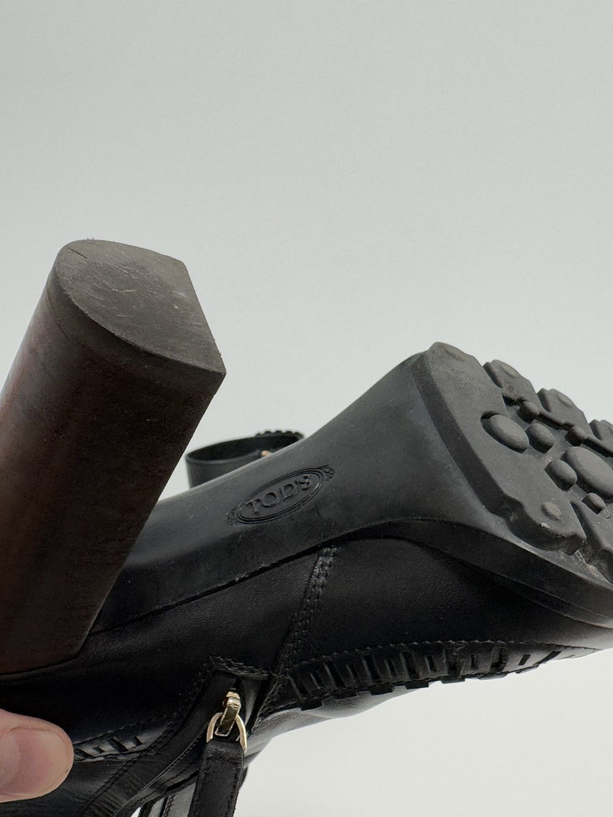 Tod's Tod’s Buckled Laser-cut Glossed-leather Ankle Boots In Nero Size US 6 / IT 36 - 17 Thumbnail