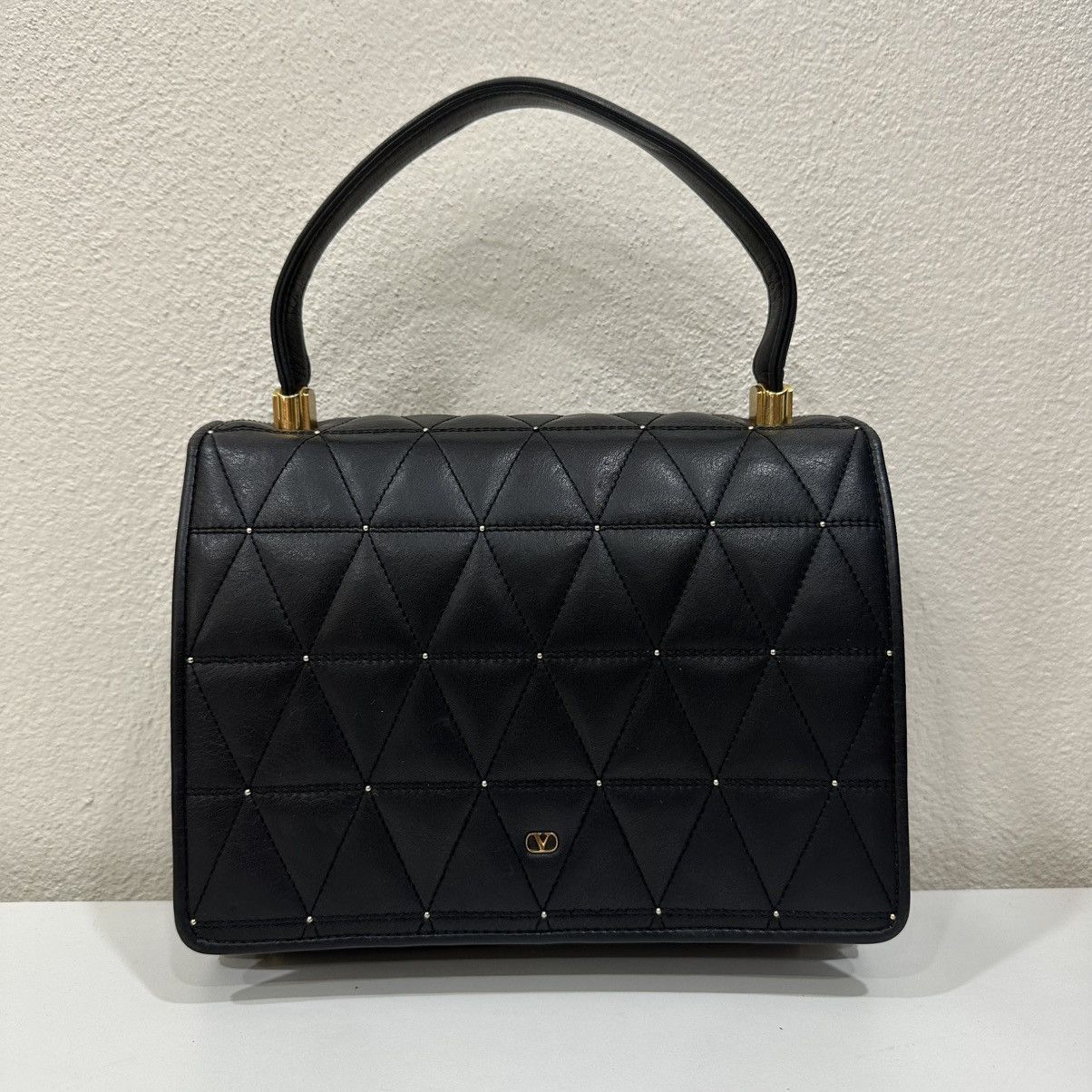 Valentino ‼️LD‼️ VALENTINO GARAVANI QUILTED VLOGO GOLD HARDWARE HANDBAG Size ONE SIZE - 2 Thumbnail