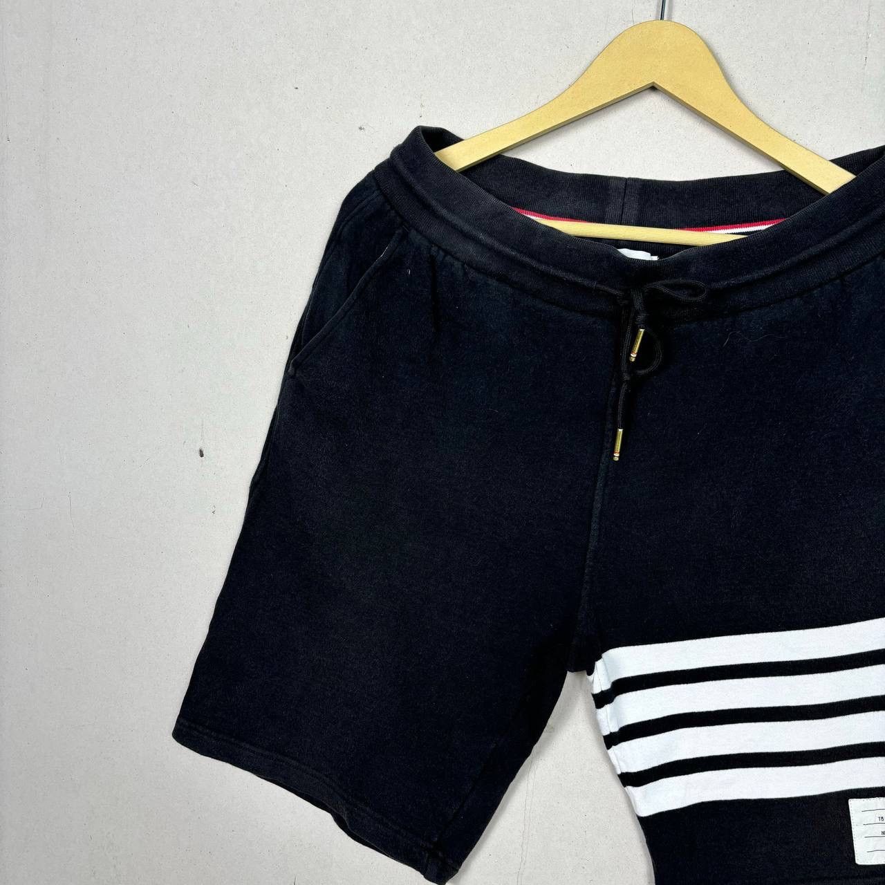 Thom Browne Thom Browne 4-Bar Stripe Loopback Sweat Shorts Black Size 3 Size US 30 / EU 46 - 3 Thumbnail