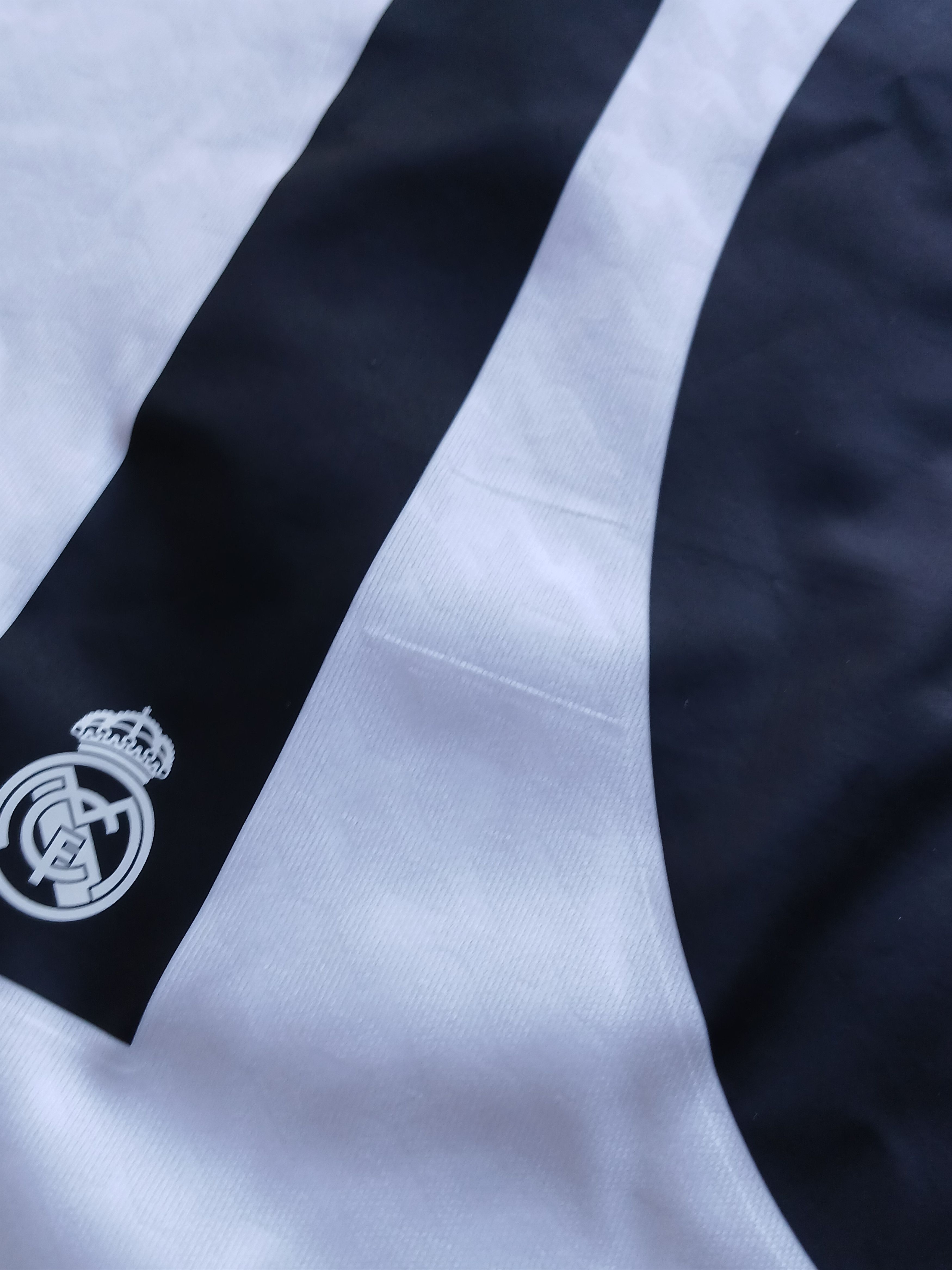 Adidas New KIDS Real Madrid 24/25 Home Football Jersey T-Shirt Size US M / EU 48-50 / 2 - 7 Thumbnail