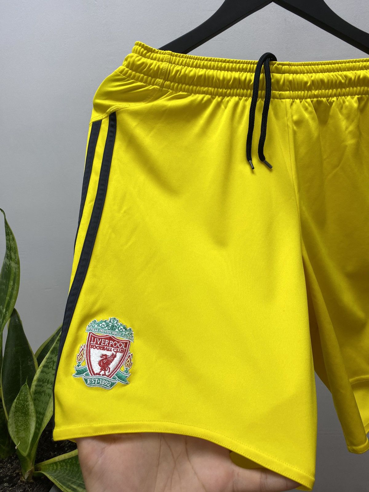 New Balance Adidas 2009 2010 Liverpool Goalkeeper Soccer Shorts Size US 32 / EU 48 - 7 Thumbnail