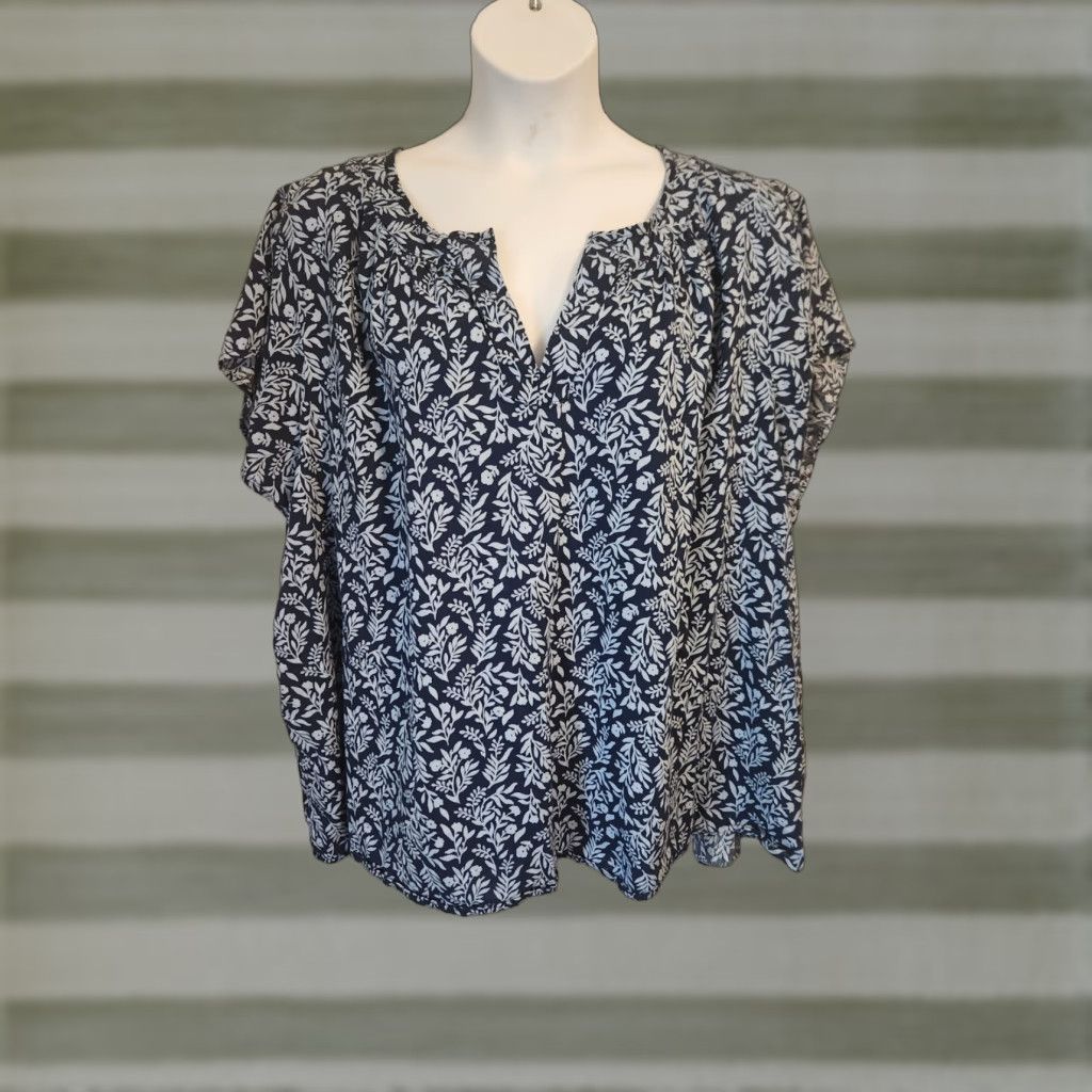 Vintage St. John's Bay Navy Blue Floral Print Short Sleeve Top Shirt 5X Plus Boho Blouse, Casual, Travel, Party/Cocktail, Womens Size XXL / US 16-18 / IT 52-54 - 1 Thumbnail