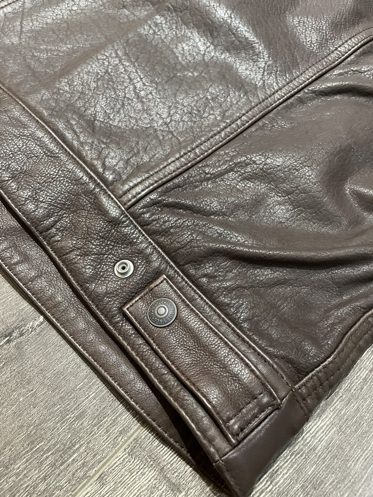 Levi's Vintage Levis Heavy Genuine Leather Trucker Jacket Size US L / EU 52-54 / 3 - 14 Thumbnail