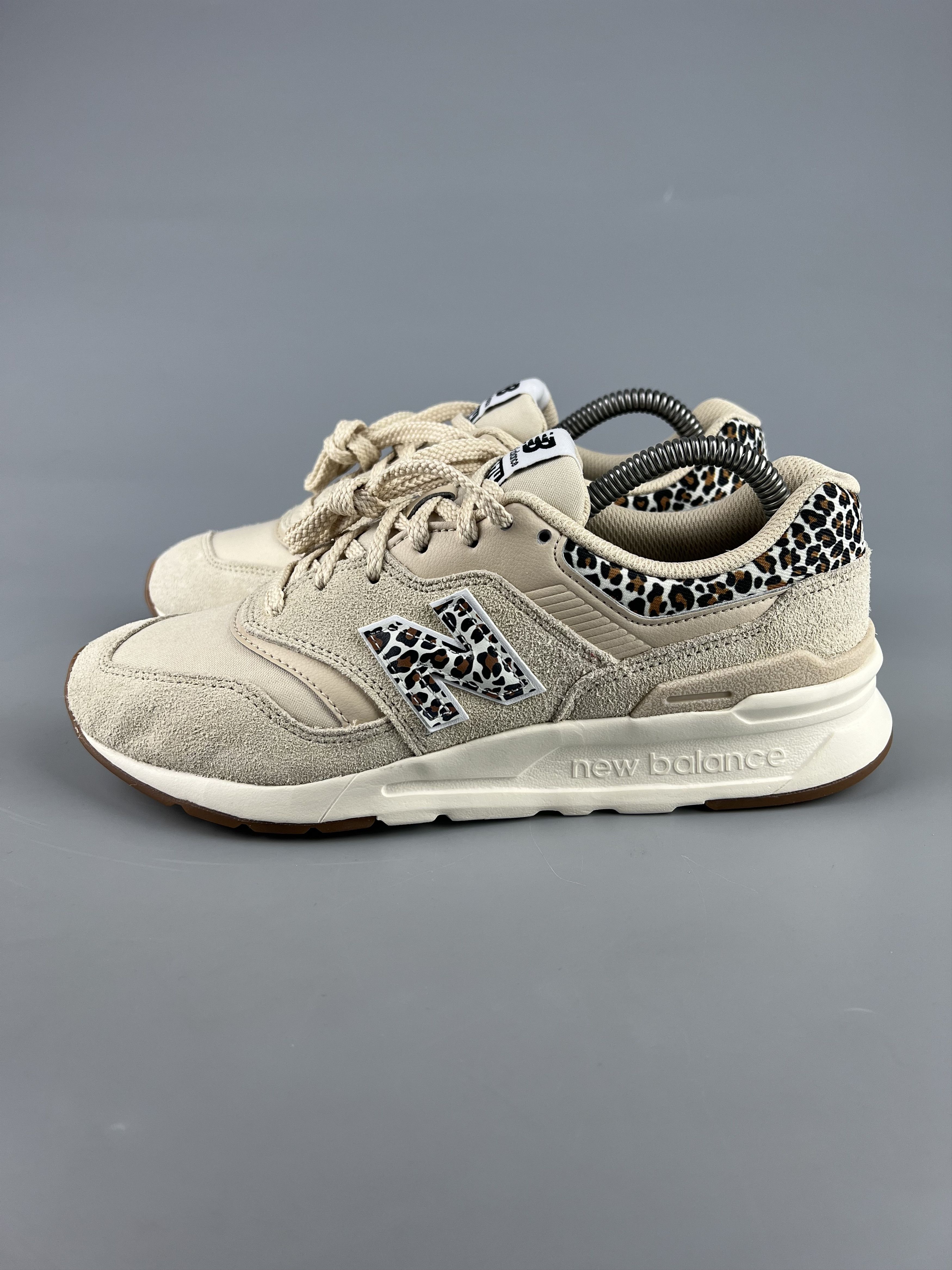 New Balance New Balance 997H Women's Suede Sneakers Size US 7.5 / IT 37.5 - 2 Thumbnail