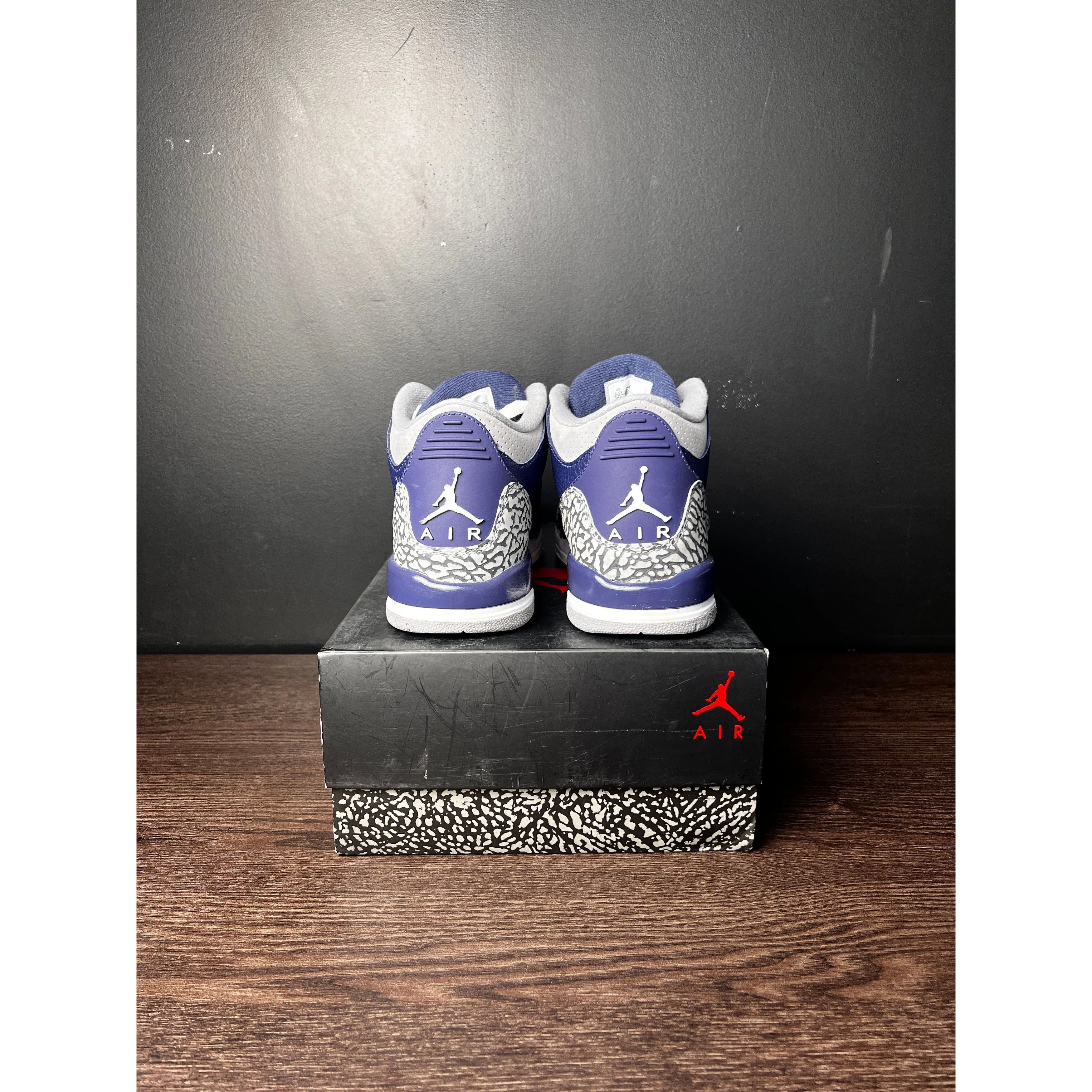 Jordan Brand Air Jordan 3 Retro "Georgetown" (2021) (GS) **PRE-OWNED** Size US 6.5 / EU 39-40 - 4 Thumbnail