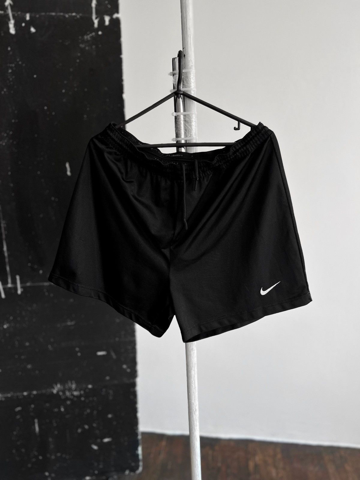 Nike × Vintage Nike Mens Vintage Black Sport Shorts Y2K Embroidered Swoosh Size US 36 / EU 52 - 5 Thumbnail