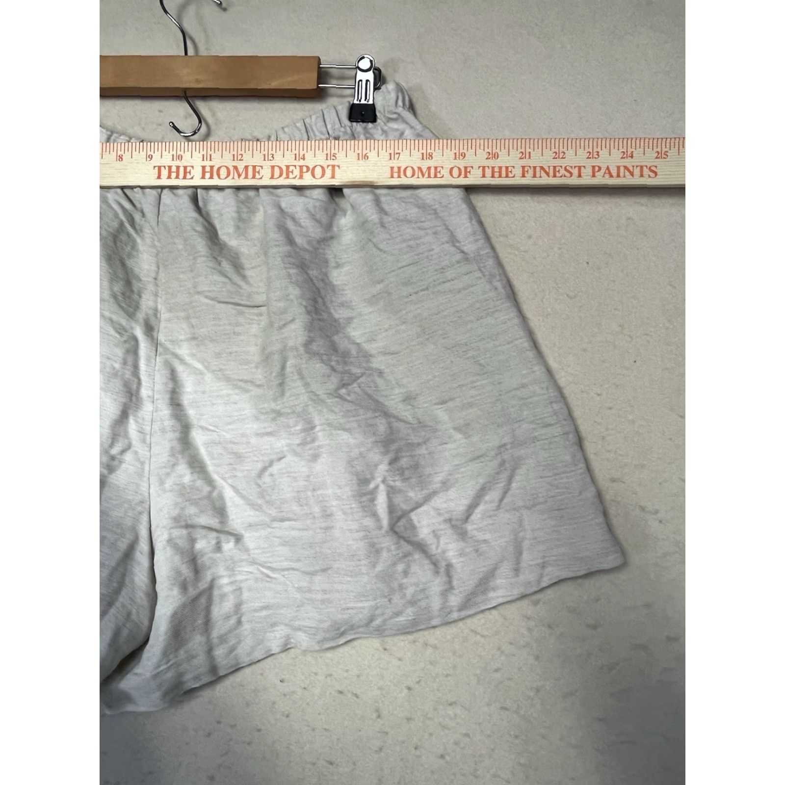 Vintage Wilfred Shorts Bermuda Women's L Tan Lightweight Drawstring Linen Blend Beige Size 36" / US 14 / IT 50 - 3 Thumbnail