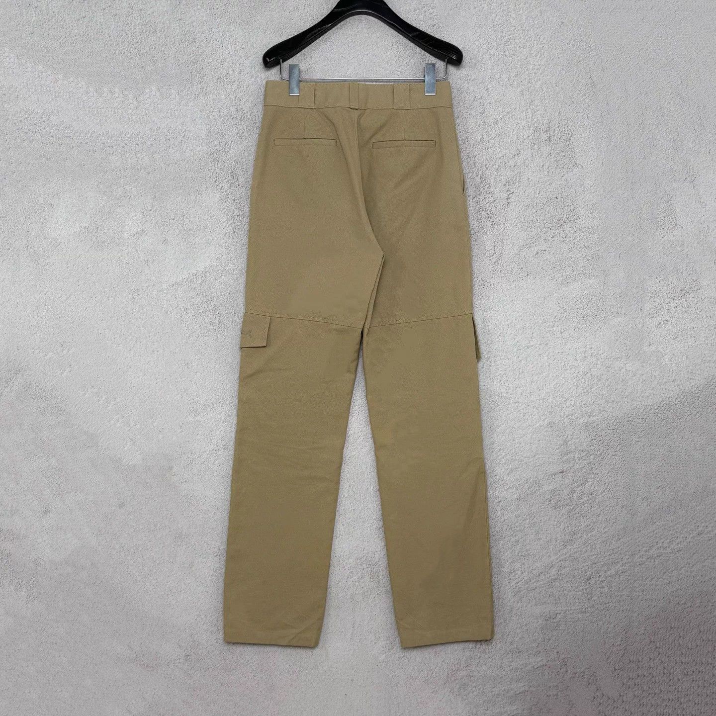 Louis Vuitton LOUIS VUITTON FW22 solid pin-embroidered logo pants Size US 38 / EU 54 - 2 Thumbnail