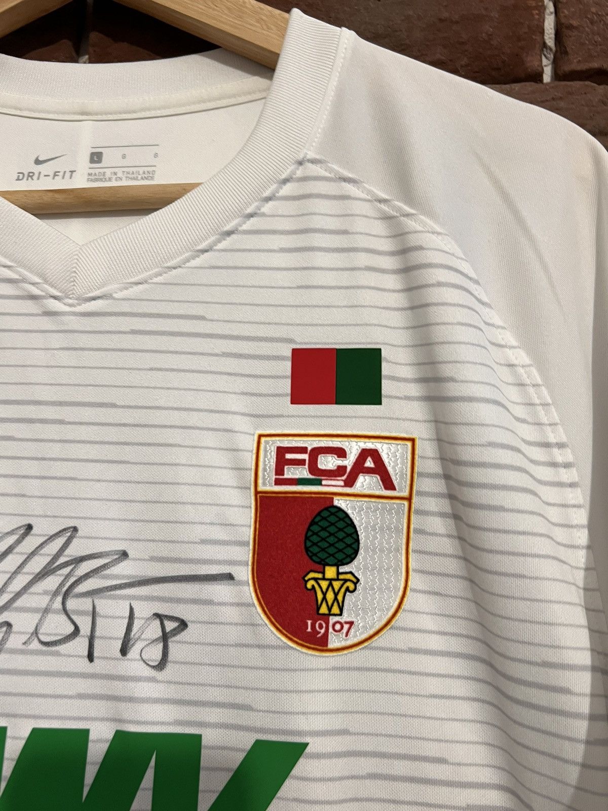 Nike Rare Nike Fc Augsburg Germany Bundesleageue Football Jersey Size US L / EU 52-54 / 3 - 6 Thumbnail