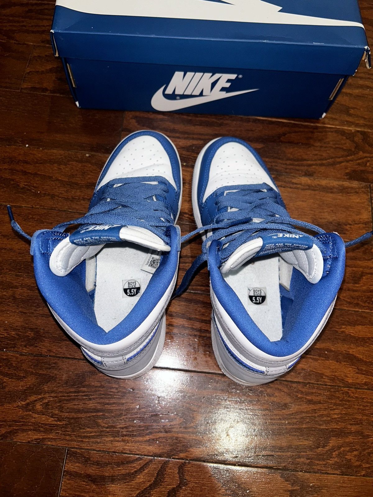 Jordan Brand Air Jordan 1 Mid True Blue / Cement Grey — 4.5Y (W 6) Size US 6 / EU 39 - 5 Thumbnail