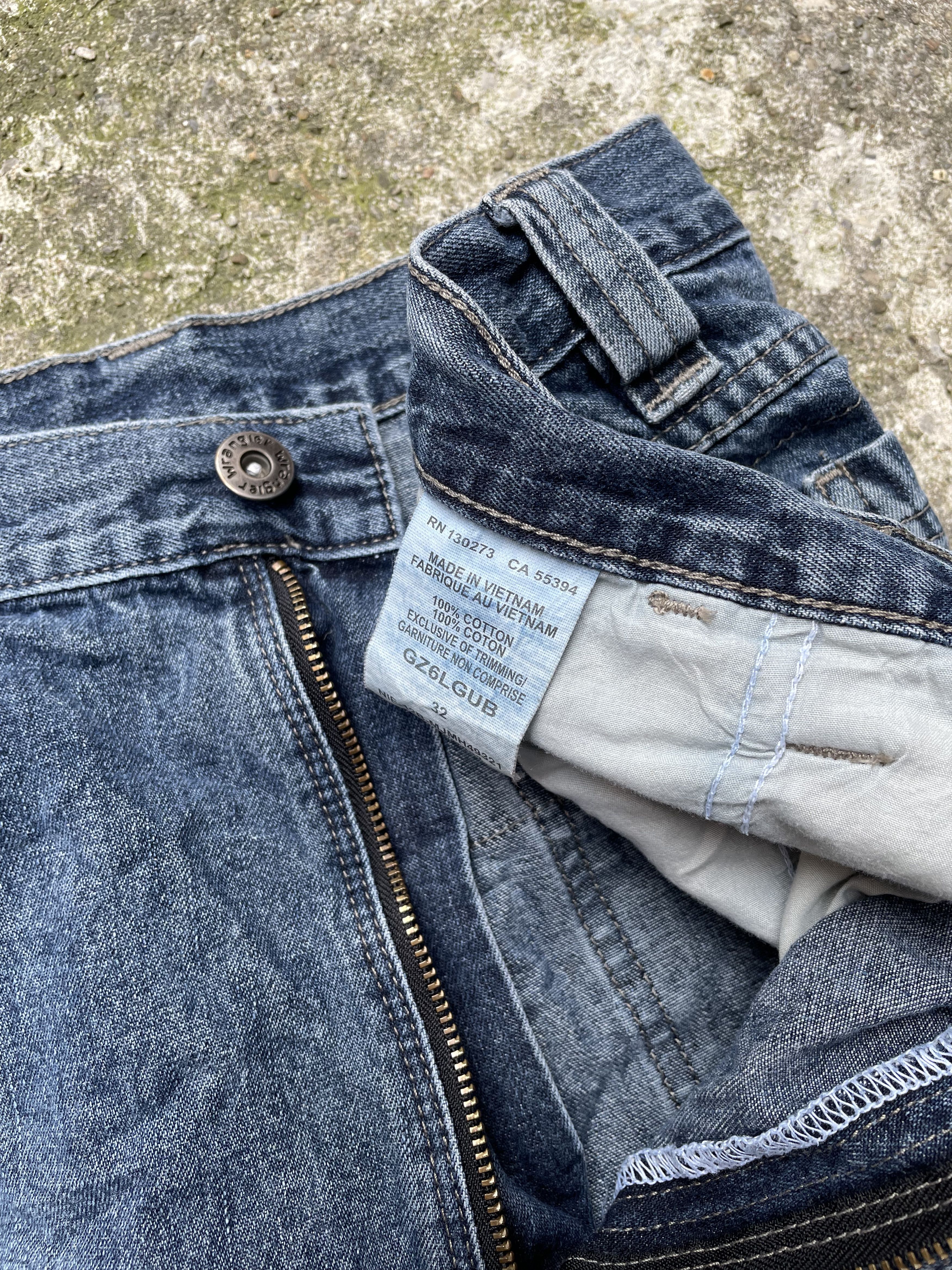 Vintage 2000's Wrangler Denim Jean Cargo Shorts Size US 32 / EU 48 - 6 Thumbnail