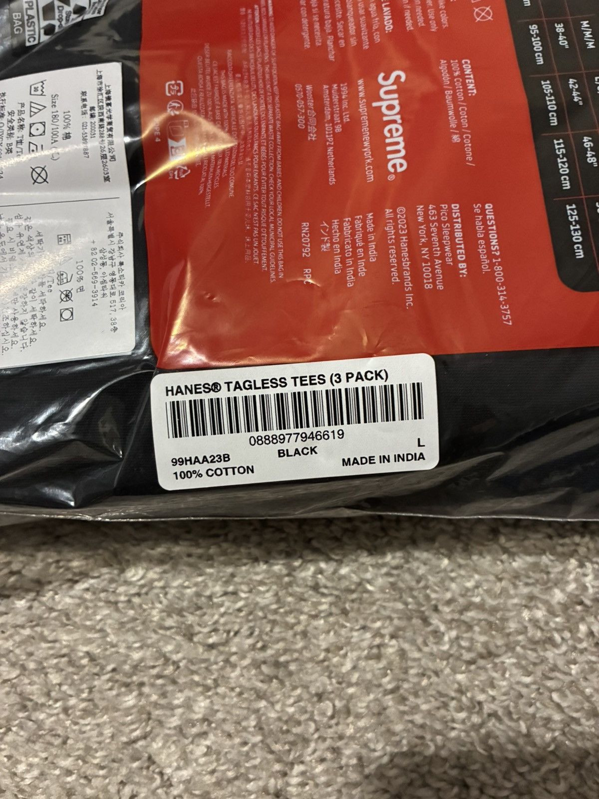 Hanes × Supreme Supreme x Hanes Tagless Tee Black (3 Pack) Size US L / EU 52-54 / 3 - 5 Thumbnail