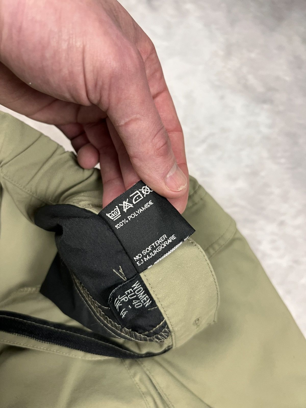 Haglofs Haglofs Wmn Hiking Cargo Transformer Pants + Shorts Sz M Size 32" / US 10 / IT 46 - 11 Thumbnail