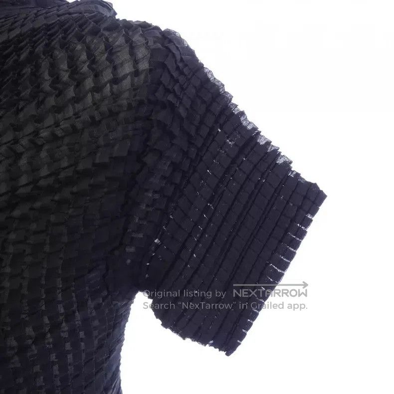 Issey Miyake Issey Miyake 3D Pleated Top Size L / US 10 / IT 46 - 4 Thumbnail