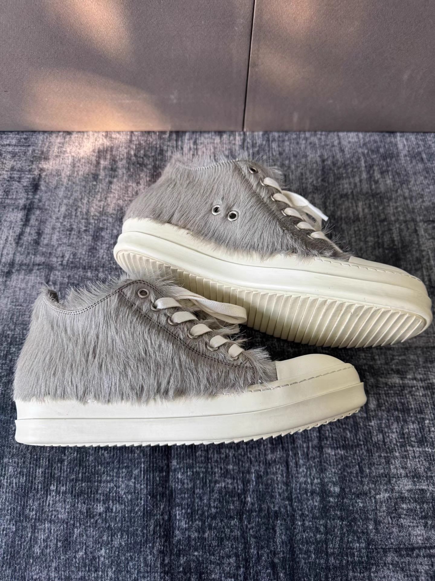 Rick Owens Rick Owens Mainline Grey Pony Hair Low Top Big Converse Size US 6 / IT 36 - 6 Thumbnail